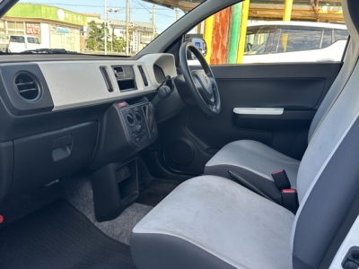 アルト(スズキ)中古車 前席内装