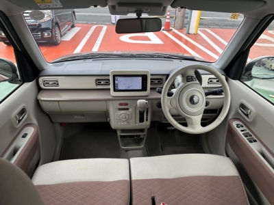 ラパン(スズキ)中古車 後席から見た前席