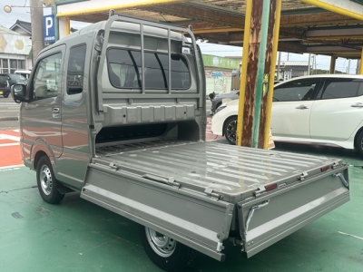 キャリートラック(スズキ)届出済未使用車 内外装写真他