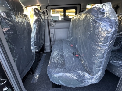 NV200バネットワゴン(ニッサン)登録済未使用車 後席内装