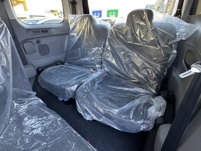 NV200バネットワゴン(ニッサン)登録済未使用車 後席から見た前席