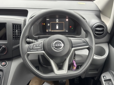 NV200バネットバン(ニッサン)登録済未使用車 内外装写真