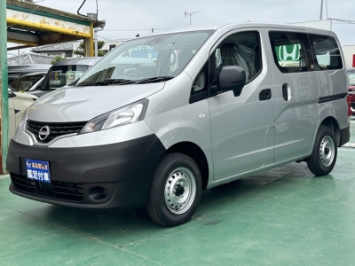 NV200バネットバン(ニッサン)登録済未使用車 前方