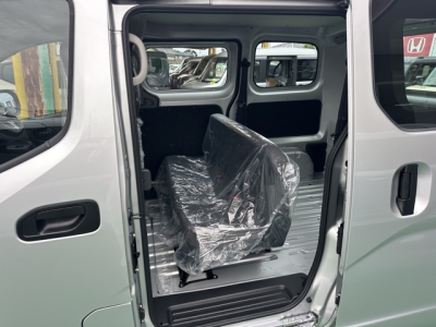 NV200バネットバン(ニッサン)登録済未使用車 後席内装