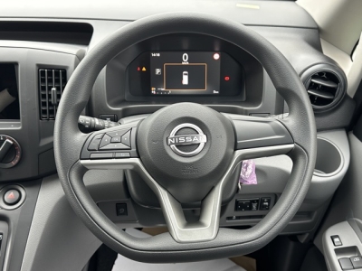 NV200バネットバン(ニッサン)登録済未使用車 内外装写真他