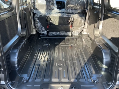 NV200バネットバン(ニッサン)登録済未使用車 内外装写真