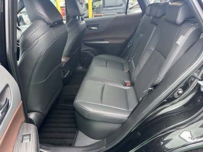 ハリアーハイブリッド(トヨタ)中古車 後席内装