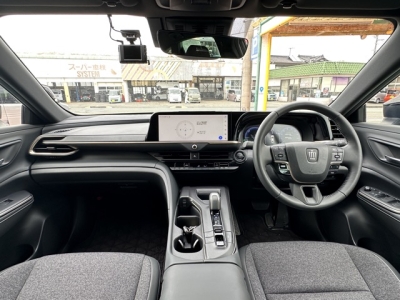 クラウンクロスオーバー(トヨタ)レンタＵＰ 後席から見た前席