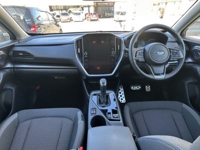 インプレッサ(スバル)中古車 後席から見た前席