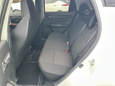 スイフトスポーツ(スズキ)中古車 後席内装