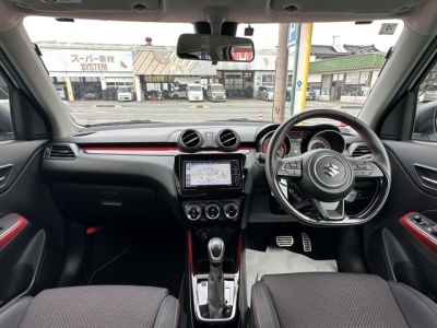 スイフトスポーツ(スズキ)中古車 後席から見た前席
