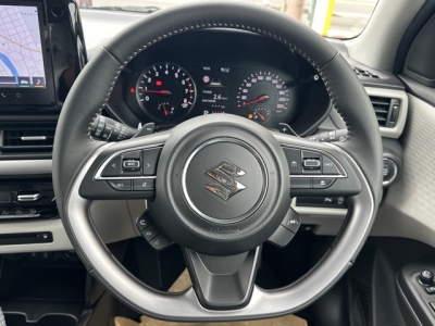 新型スイフト(スズキ)登録済未使用車 内外装写真