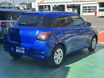 新型スイフト(スズキ)中古車 内外装写真他２