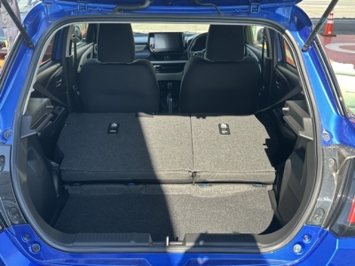 新型スイフト(スズキ)中古車 内外装写真他１
