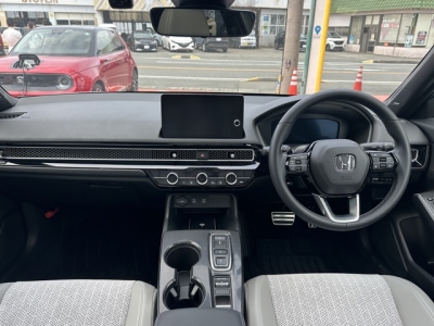 シビック(ホンダ)中古車 後席から見た前席