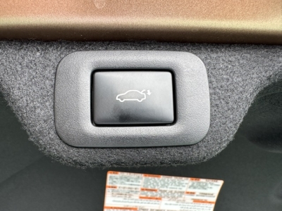 クラウンクロスオーバー(トヨタ)中古車 内外装写真他２