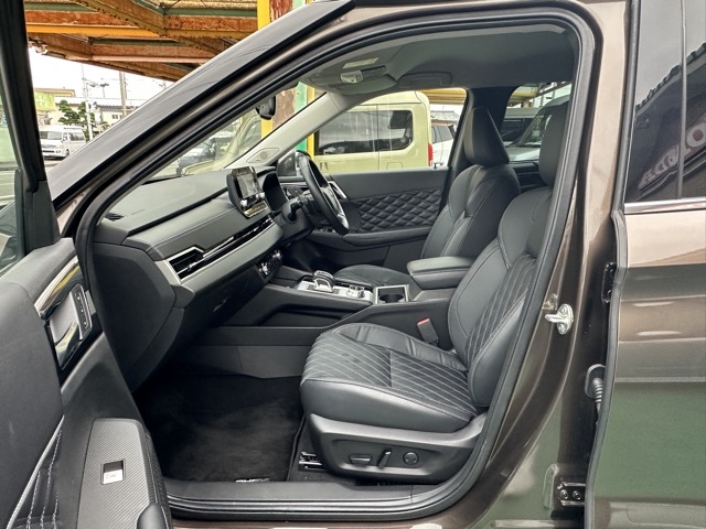 アウトランダー(三菱)中古車 3