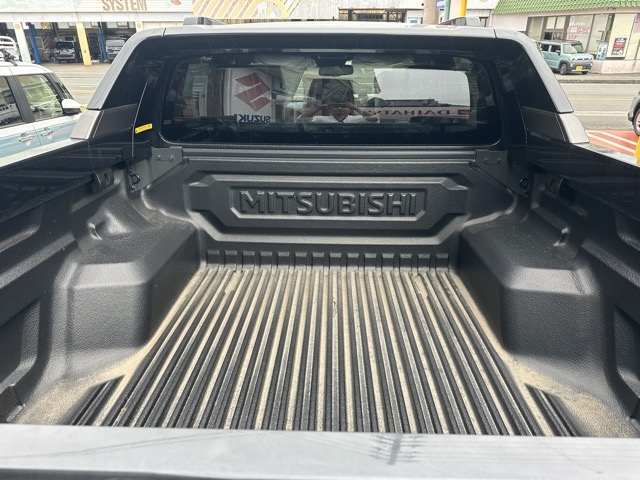 トライトン(三菱)中古車 10