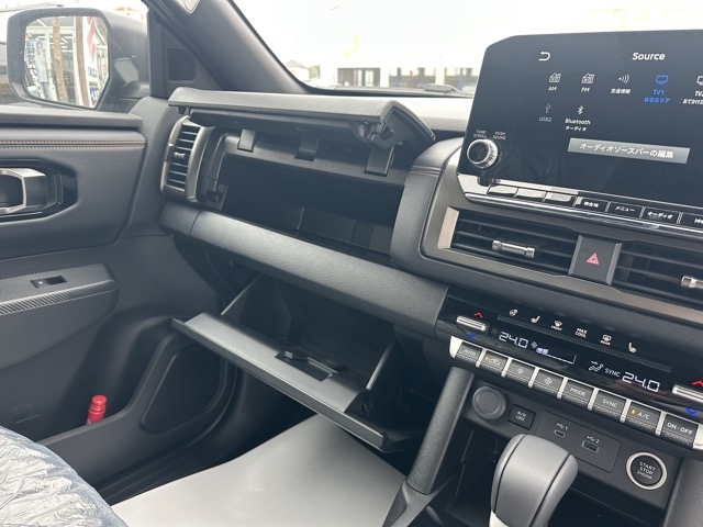 トライトン(三菱)中古車 23