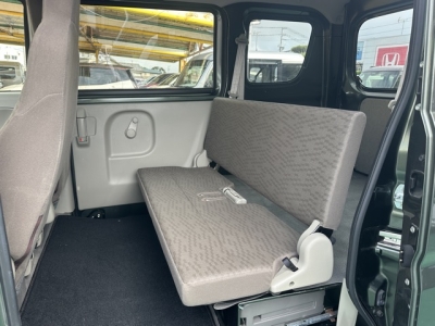 エブリイバン(スズキ)中古車 後席内装