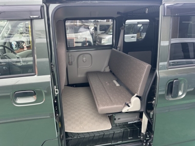 エブリイバン(スズキ)中古車 後席内装