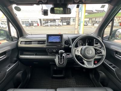 N-WGN(ホンダ)レンタＵＰ 後席から見た前席