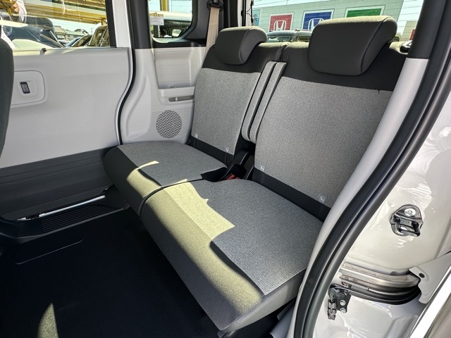 N-BOX(ホンダ)届出済未使用車 4