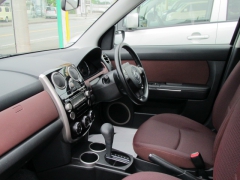 ベリーサ(マツダ)中古車 前席内装