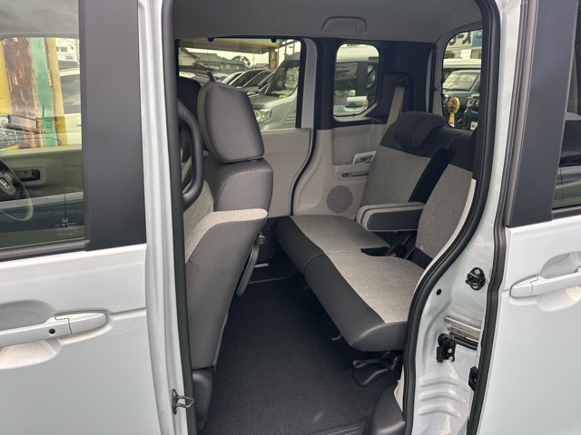 N-BOX(ホンダ)届出済未使用車 4