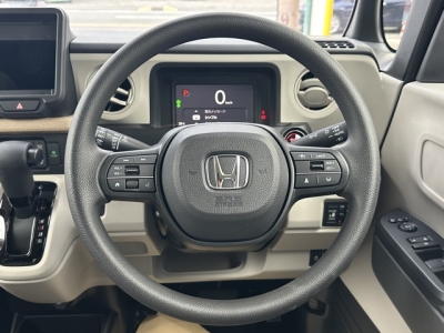 新型N-BOX(ホンダ)届出済未使用車 内外装写真
