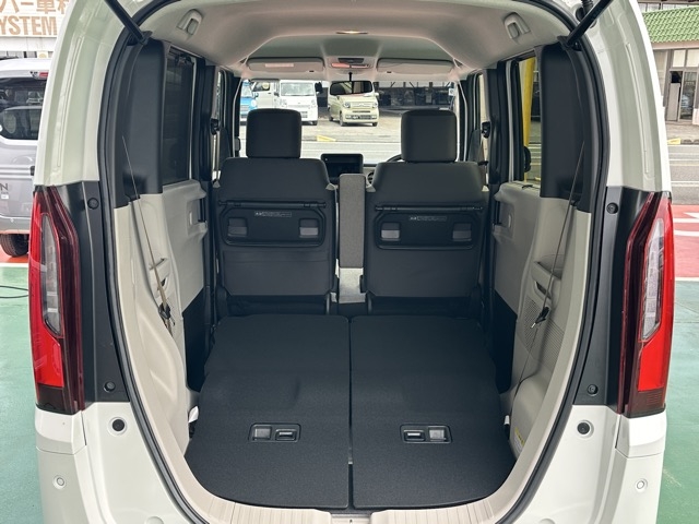 N-BOX(ホンダ)届出済未使用車 11