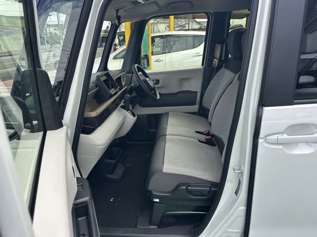 N-BOX(ホンダ)届出済未使用車 3