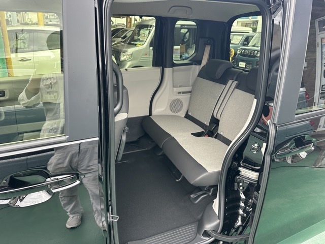 N-BOX(ホンダ)届出済未使用車 4