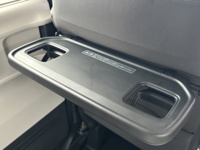 新型N-BOX(ホンダ)届出済未使用車 内外装写真他