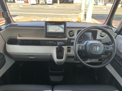 新型N-BOX(ホンダ)中古車 内外装写真他