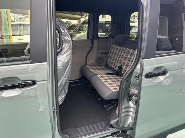 N-BOX(ホンダ)届出済未使用車 4