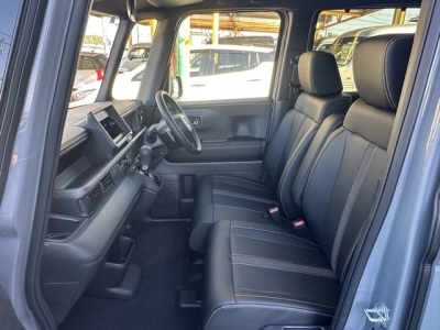 新型N-BOX(ホンダ)届出済未使用車 前席内装