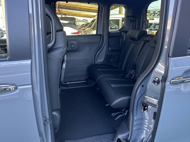 N-BOX(ホンダ)届出済未使用車 4