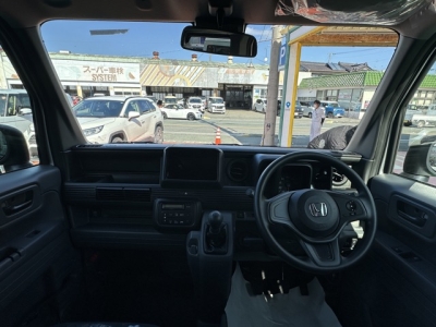 N-VAN(ホンダ)届出済未使用車 後席から見た前席