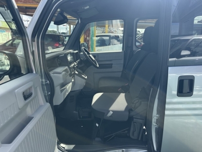 N-VAN e(ホンダ)中古車 前席内装