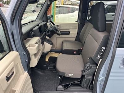 N-VAN e(ホンダ)届出済未使用車 前席内装