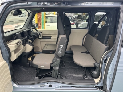 N-VAN e(ホンダ)届出済未使用車 後席内装