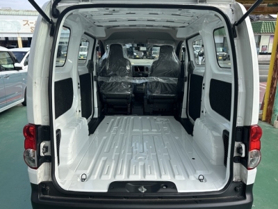 NV200バネットバン(ニッサン)登録済未使用車 内外装写真他１