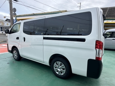 キャラバン(ニッサン)登録済未使用車 後方