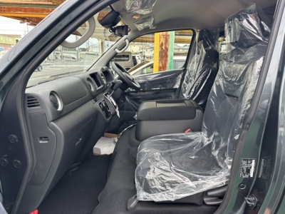キャラバン(ニッサン)登録済未使用車 前席内装
