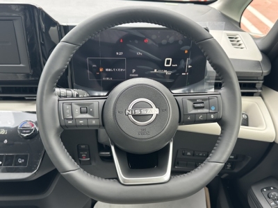 セレナ(ニッサン)登録済未使用車 内外装写真他１