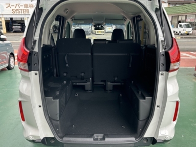 フリード+(ホンダ)中古車 内外装写真他２