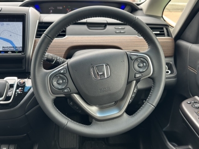 フリード+(ホンダ)中古車 内外装写真