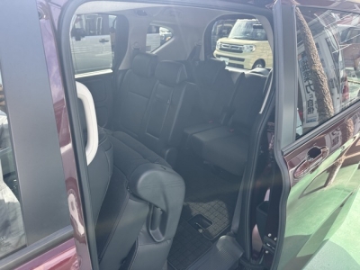 フリード(ホンダ)中古車 内外装写真他１