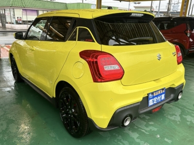 スイフトスポーツ(スズキ)登録済未使用車 後方